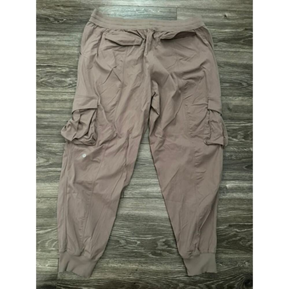 Lululemon Dance Studio Relaxed-Fit Mid-Rise Cargo Jogger Taupetastic XL - Picture 5 of 9